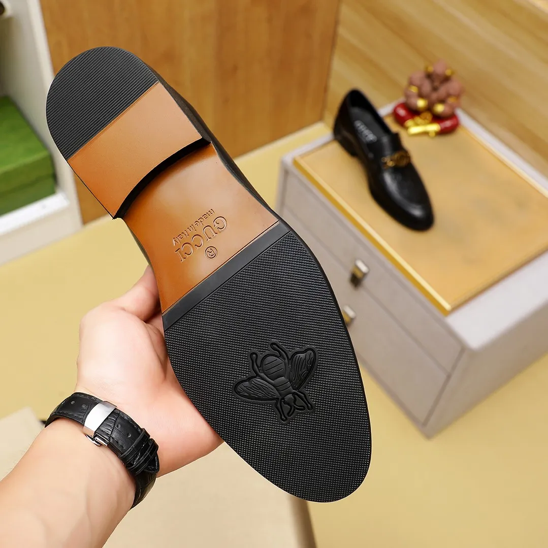 Men's men's shoes 💰400 🆘【GUCCI】Gucci ·🐑里· Hot-selling beanie shoes, top brand luxury, top quality, latest fashion beanie shoes.. The upper is made of original first-layer cowhide. (🐑leather·inner). The original stylish and stylish soft rubber wear-resistant and non-slip outsole is light and comfortable on the foot, available in 2 colors! Matching code: 39/45 (38.46. Can be customized)